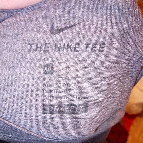 NIKE DRI FIT - Picture 3 of 3